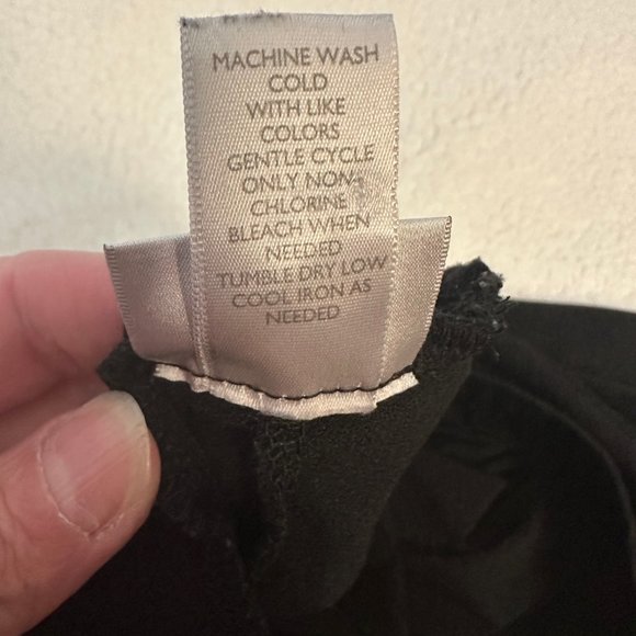 Black 22/24 Capri Pants - Picture 3 of 6